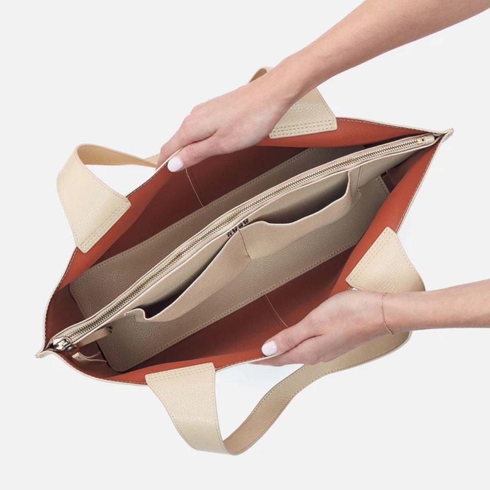 Hobo Vida Large Tote - Picture 4 of 6